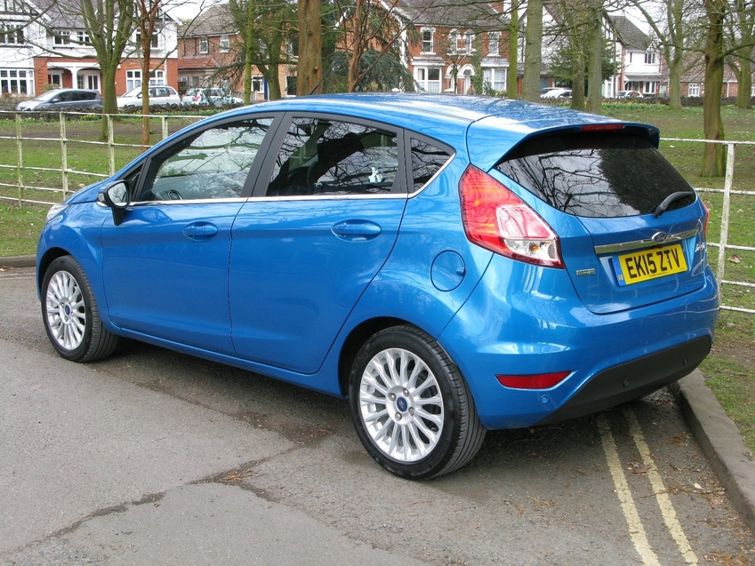 View FORD FIESTA TITANIUM