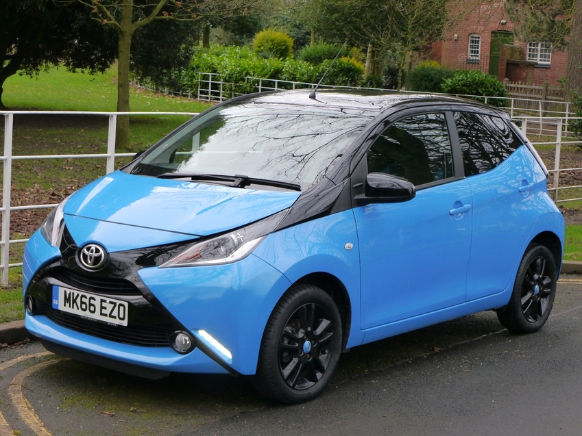 View TOYOTA AYGO VVT-i X-cite 2