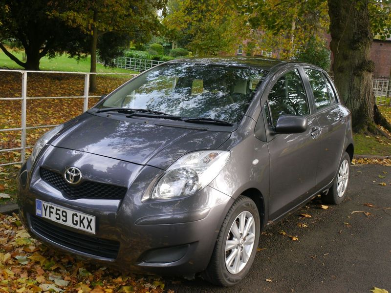 View TOYOTA YARIS VVT-I TR