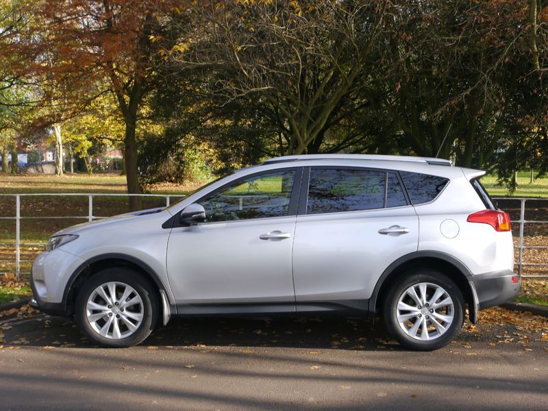 View TOYOTA RAV4 D-4D INVINCIBLE AWD