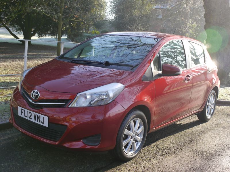 View TOYOTA YARIS VVT-I TR