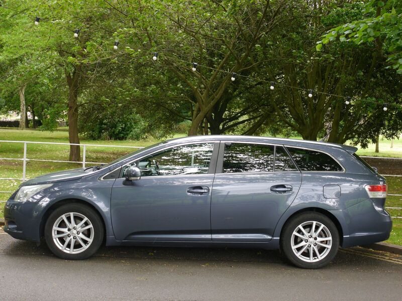 View TOYOTA AVENSIS VALVEMATIC TR